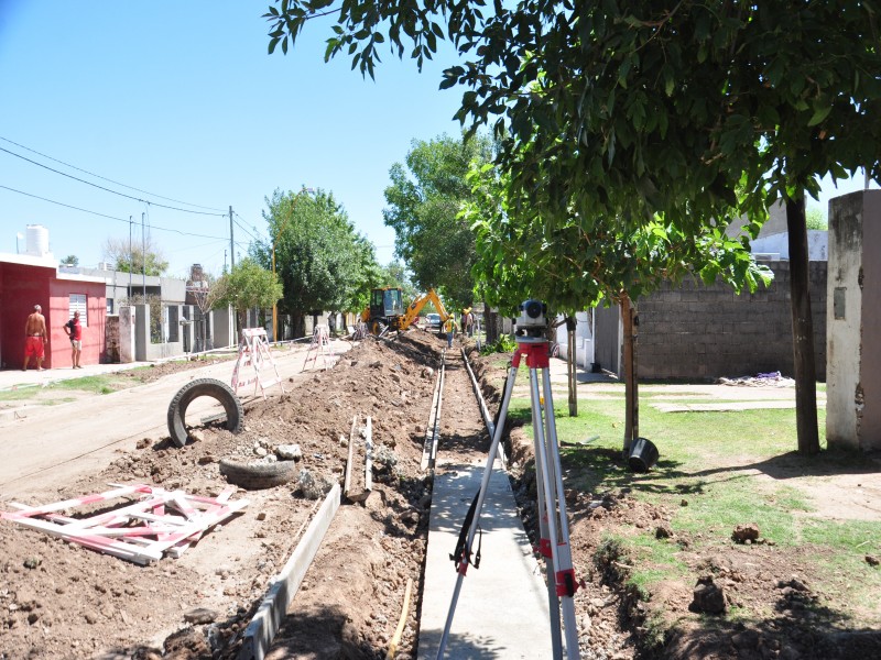 Cordón cuneta: En San Cayetano la obra no se detiene