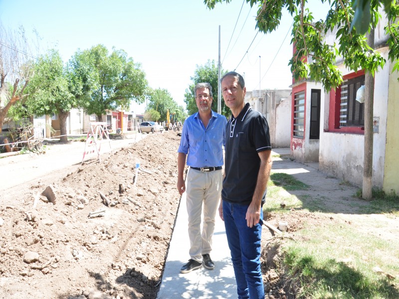Cordón cuneta: En San Cayetano la obra no se detiene