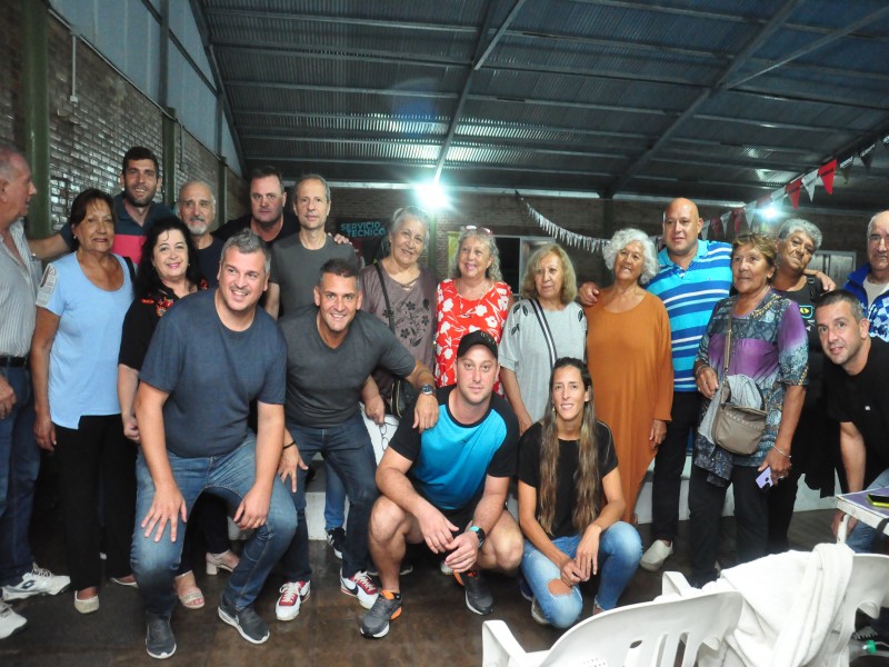 Se anunció el Plan de Natación para el Adulto Mayor