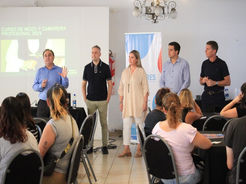 Comenzó el curso de Formación para Mozos y Camareras