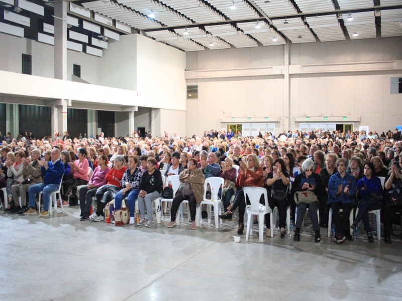 Ante un Superdomo colmado volvió el ciclo Domingos Diferentes