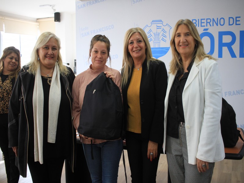 Programa Protección de la Embarazada y su bebé: 15 mamás recibieron sus ajuares