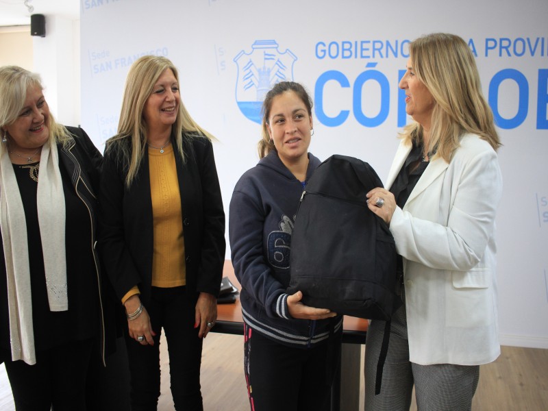 Programa Protección de la Embarazada y su bebé: 15 mamás recibieron sus ajuares