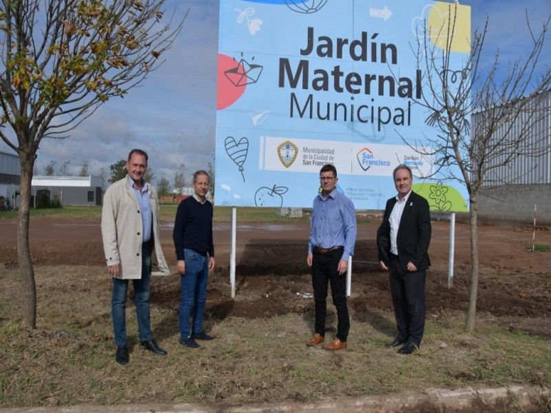 Comenzaron los preparativos para la construcción del Jardín Maternal Municipal en el Parque Industrial