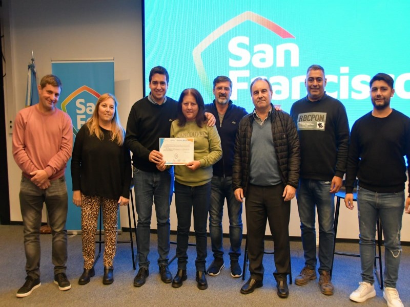 Entregaron certificados del curso de soldadura