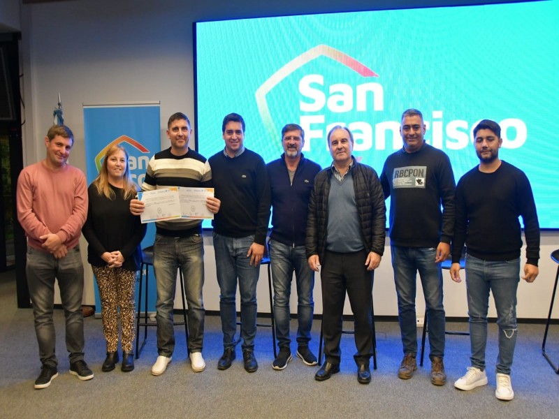 Entregaron certificados del curso de soldadura