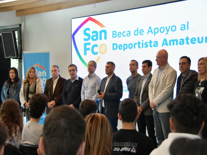 Se entregaron 40 becas de apoyo al deportista amateur