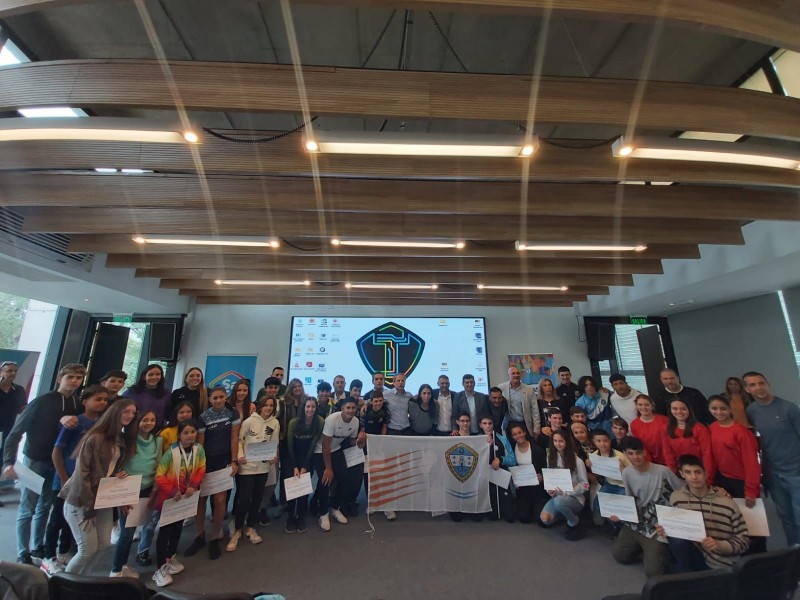 Se entregaron 40 becas de apoyo al deportista amateur
