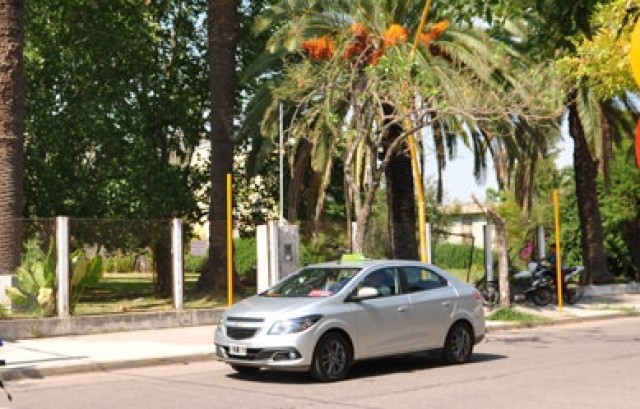 El municipio determinó un nuevo protocolo para la actividad de taxis y remises