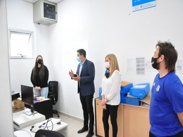 Madres adolescentes de la Fundación Infantia reciben capacitación sobre informática