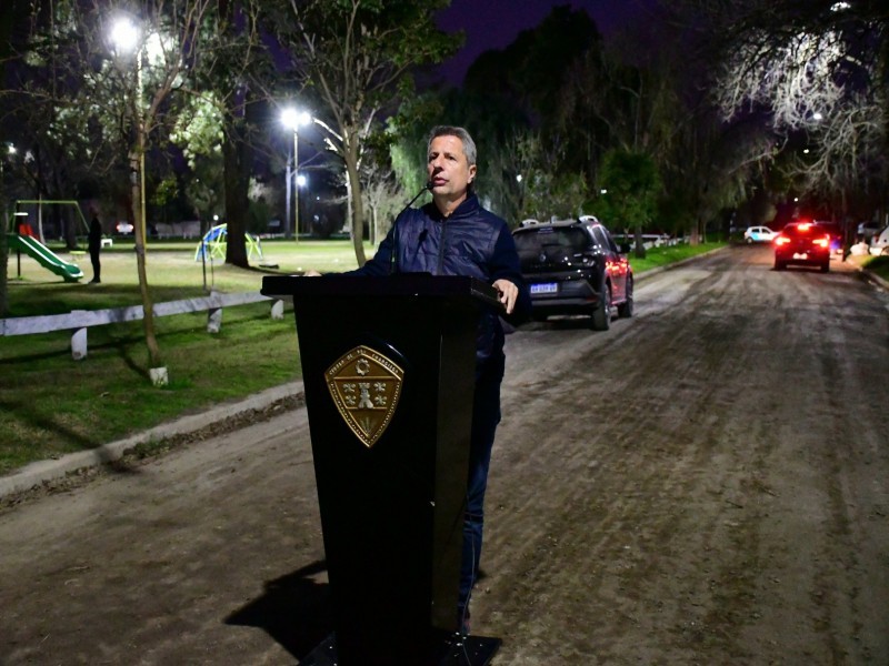 Los vecinos de barrio El Prado ya disfrutan de las luminarias LED