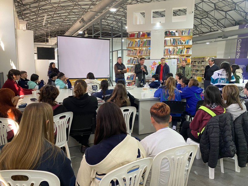 “Tribuna Abierta” acerca a Sportivo Belgrano a las escuelas a través del municipio