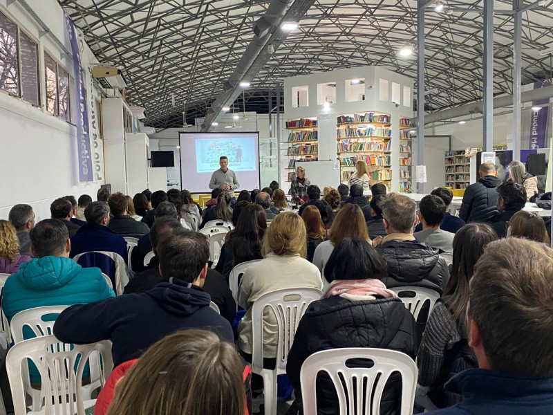 Con gran convocatoria comenzó el taller “Desafíos en la Gestión de Equipos”