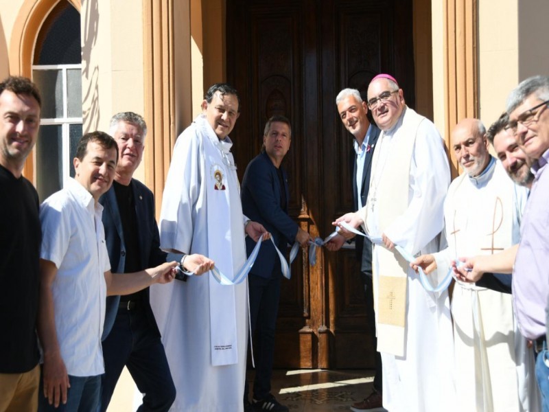 Bernarte inauguró la restauración de la Iglesia San Francisco de Asís de Plaza San Francisco