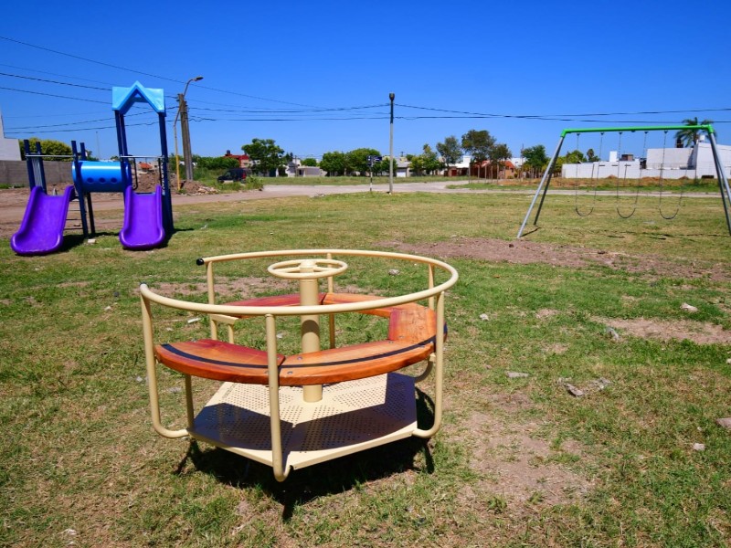 Un minibasural se convirtió en un espacio de juegos y esparcimiento en barrio 20 de Junio
