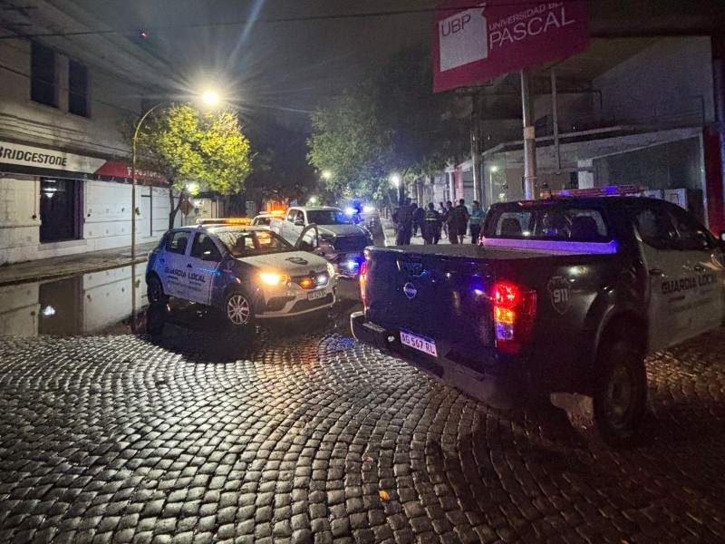 Camioneta con 8 ocupantes realizaba maniobras peligrosas: conductor dio alcoholemia positiva